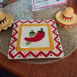 Hot Plate With Salt/Pepper Sombreros