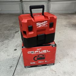 Milwaukee M12 FUEL 12-Volt Lithium-Ion Cordless 1.6 Gal. Wet/Dry Vacuum (battery not included)