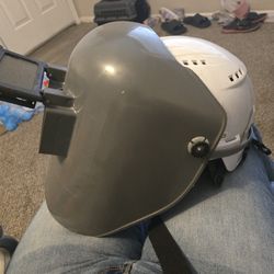 Milwaukee BOLT 200 HARD HAT AND WELDING HOOD COMBO