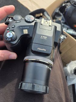 Fuji Finepix S7000 Digital Camera