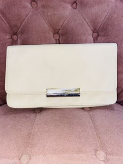 Medium Sized Guess Clutch Bag.