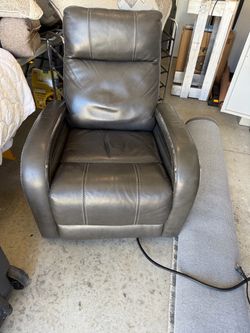 FREE!! Recliner Chair (electric)