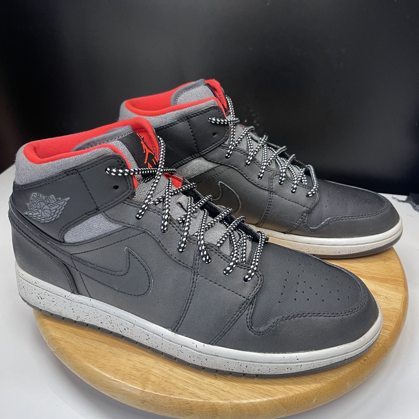 Nike Air Jordan 1 Mid Holiday 811124 035 Mens Size 10 for Sale in Atlanta GA OfferUp