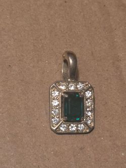 pendant emerald
