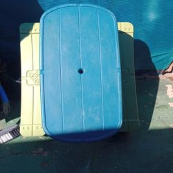 Mesita Para Niño En Buenas Condiciones Para Patio