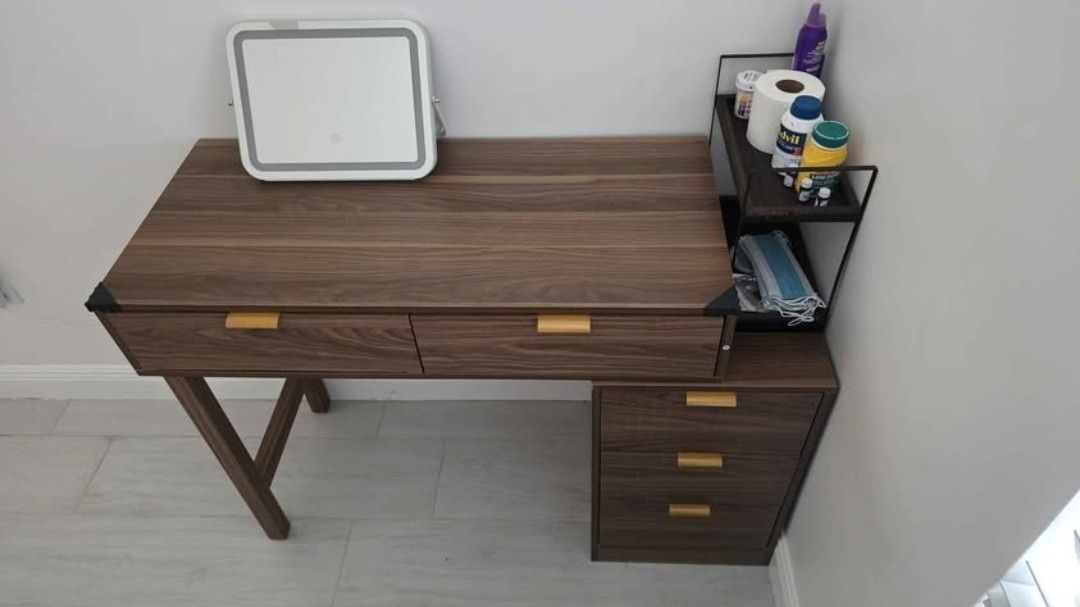 Makeup Table And Mirror