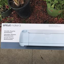 Cricut Maker 3 for Sale in Long Beach, CA - OfferUp