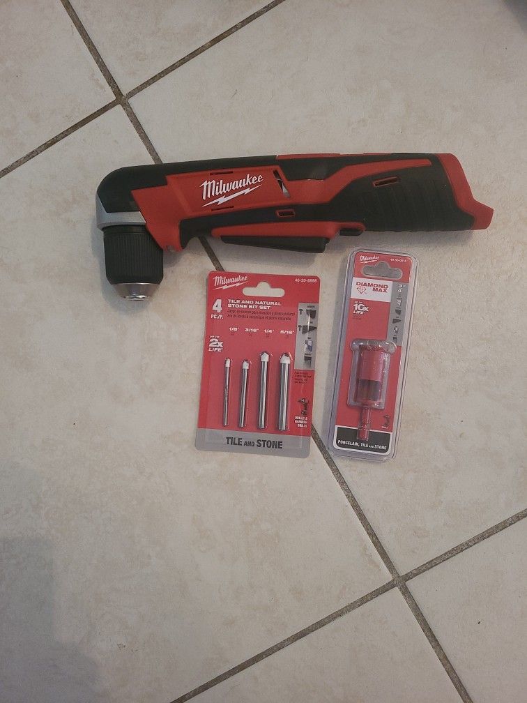 MILWAUKEE WITH ACCESSORIES