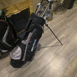 GOLF CLUBS WITH GOLF STANDBAG (13 CLUBS SET)