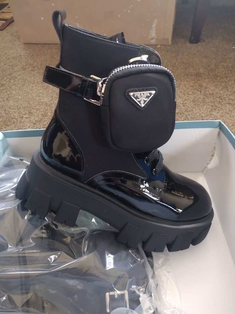 Prada Womens Leather Boots With Pouch