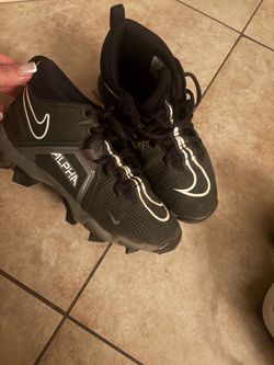 Baseball cleats