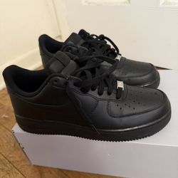 all black forces size 10 worn twice 