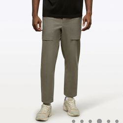 Used like new Cuts Men Icon Pull-On Cropped Pant Size XL (Color Olive/ Tea Leaf)