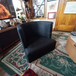 BLACK CORNER CHAIR