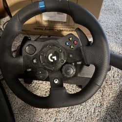 Logitech G923 Racing wheel with pedals - Xbox/PC