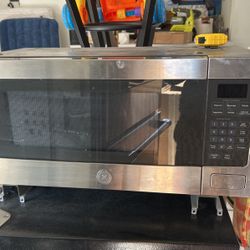 GE Profile Series 1.1 Built In microwave 