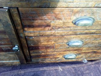 Dresser solid Wood