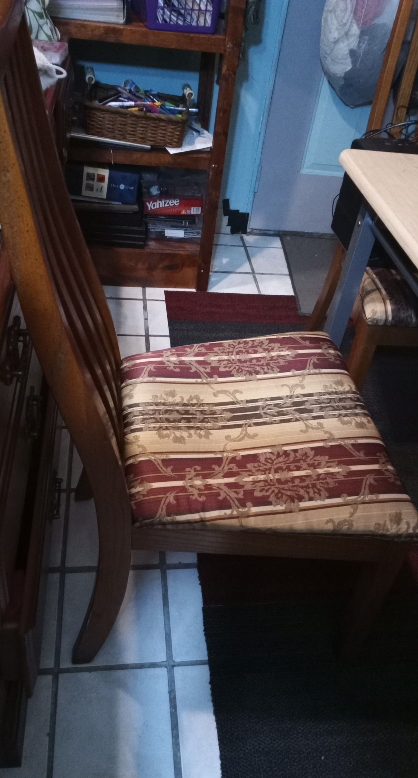 Set of 4 real wood kitchen table chairs new asking $40 OBO