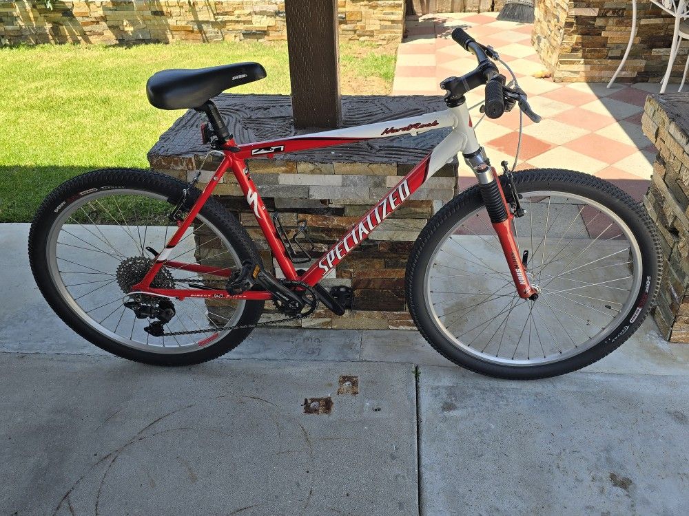 SPECIALIZED MOUNTAIN BIKE