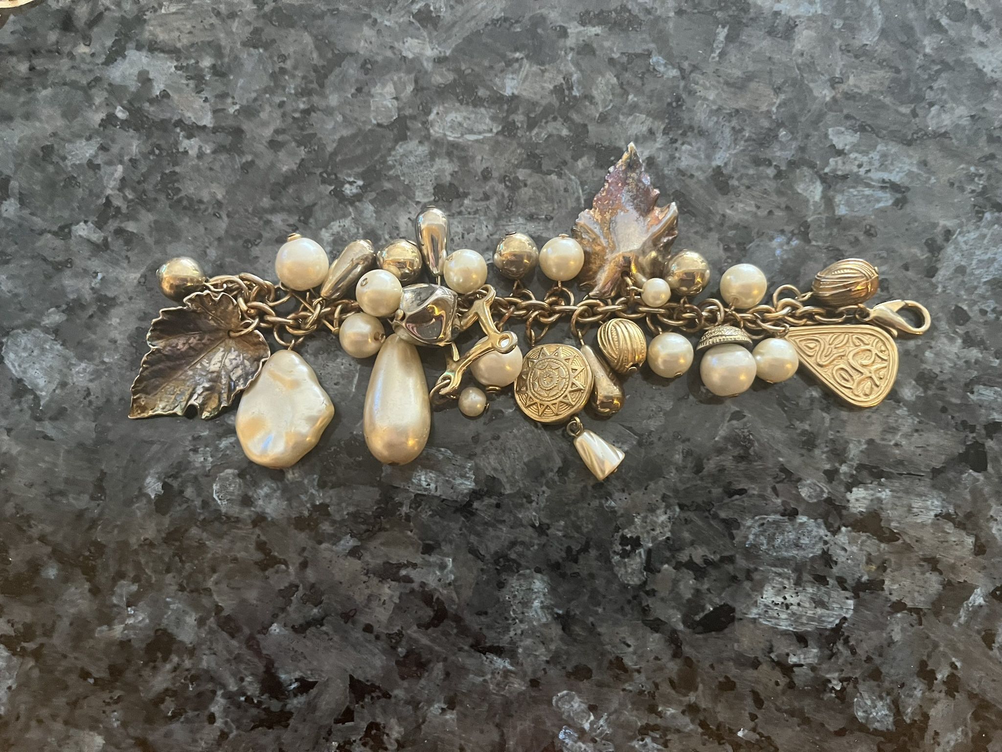 Vintage Charm Leaf and faux Pearl 7 Inch Bracelet 