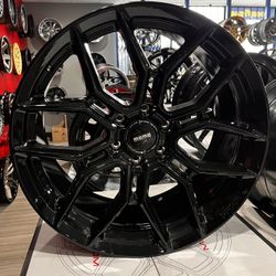 Momo Salerno 6 Wheels 22x10 And 24x10 In Stock For Ford And Chevy