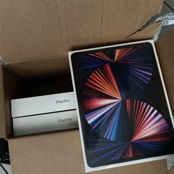 Ipad Pro Wifi Only 2 256gb 1000$ & (contact info removed)