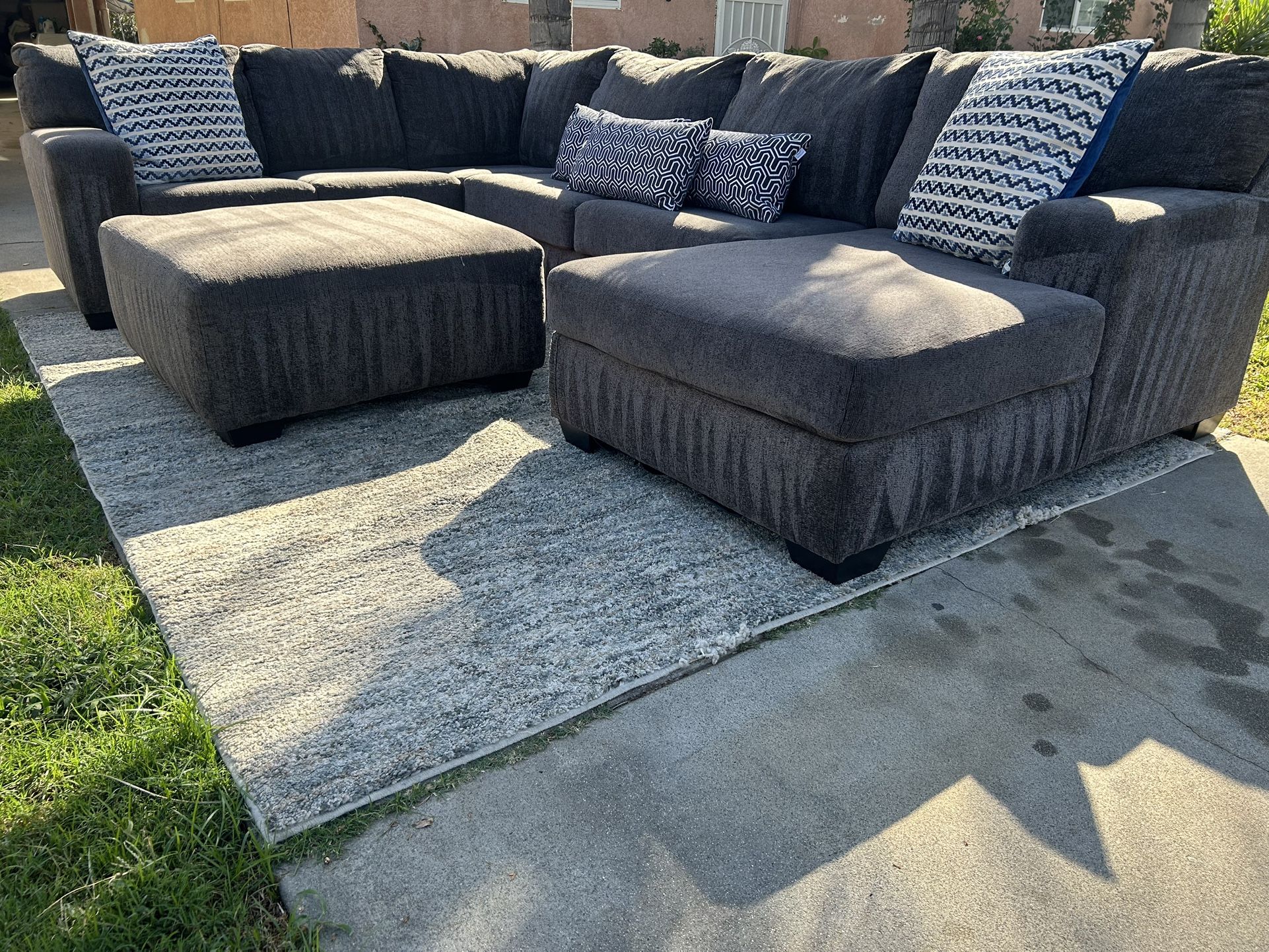 4 Piece Sectional with Ottoman