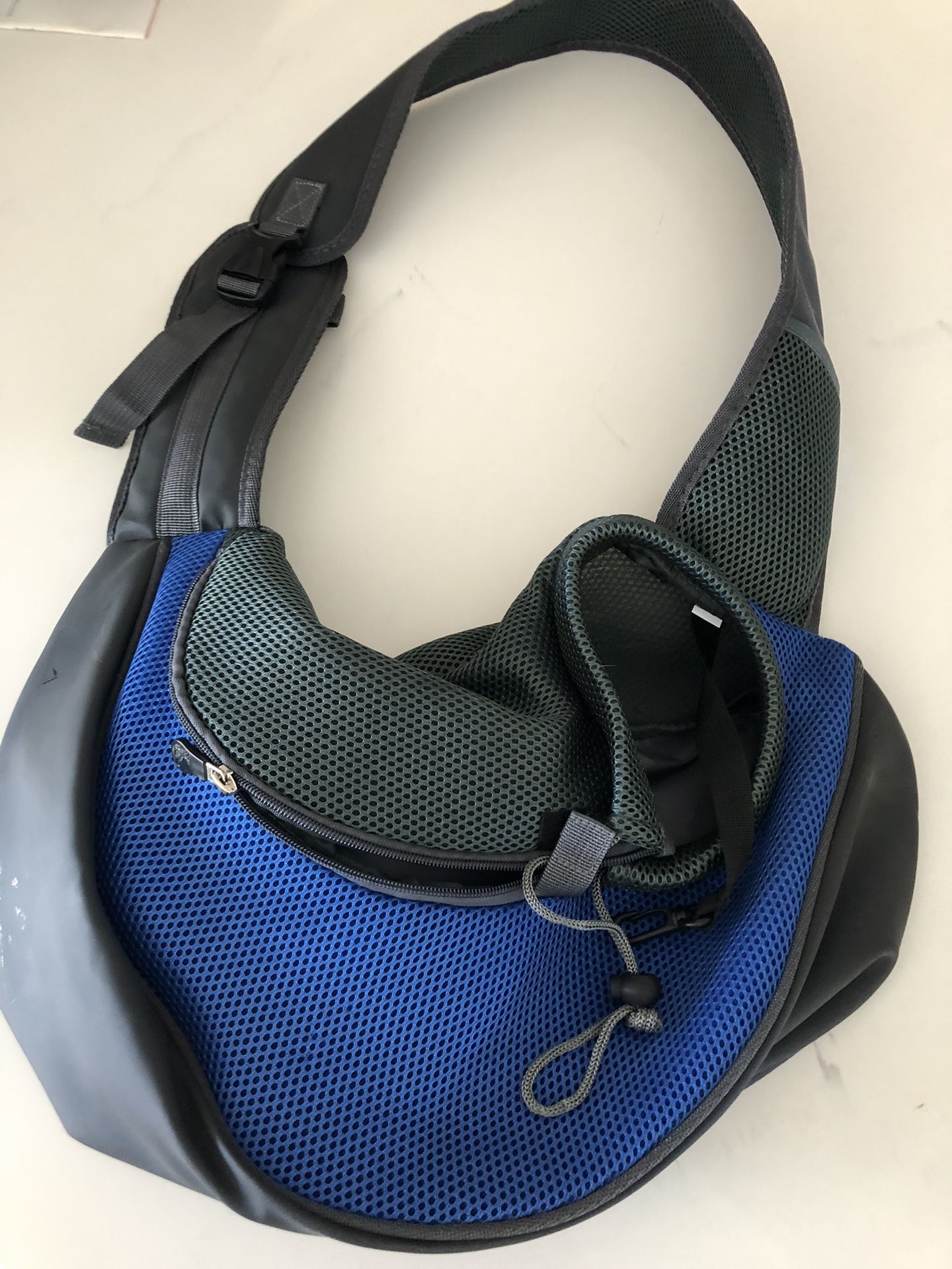 Dog or cat shoulder travel bag