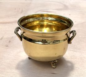 Brass bowl-decor