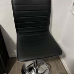 black vanity/salon chair