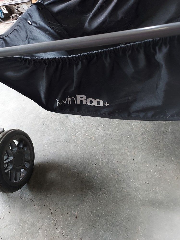 Joovy TwinRoo+ Stroller Plus Carseats