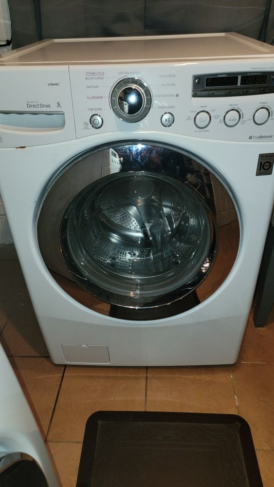 LG Washer/ Dryer Pair