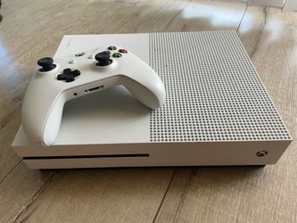 Xbox One S with controller