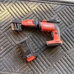 Hilti screwgun whit magazine