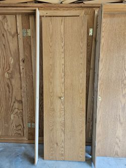 Bifold Door, Wood (Opens To The Right)