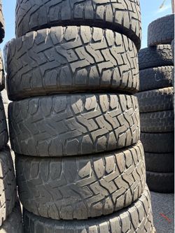 Vendo 35/12.50/R20 las 4 llantas Toyo por $210