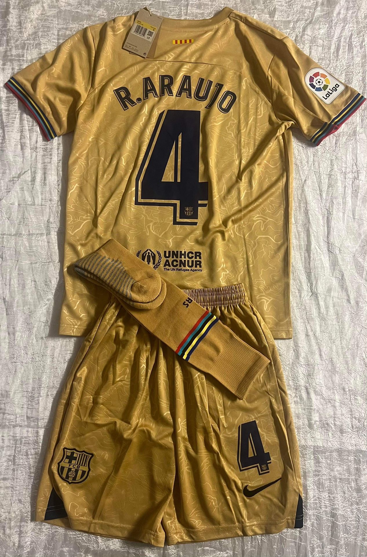 Barcelona R. ARAUJO 4 La Liga Away 22/23 Full Jersey