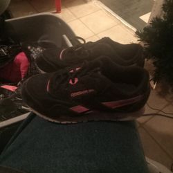 Pink Reebok's Size 9 In toddlers
