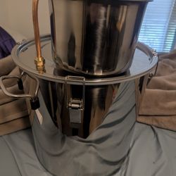 8 Gal Water Distiller Never Used