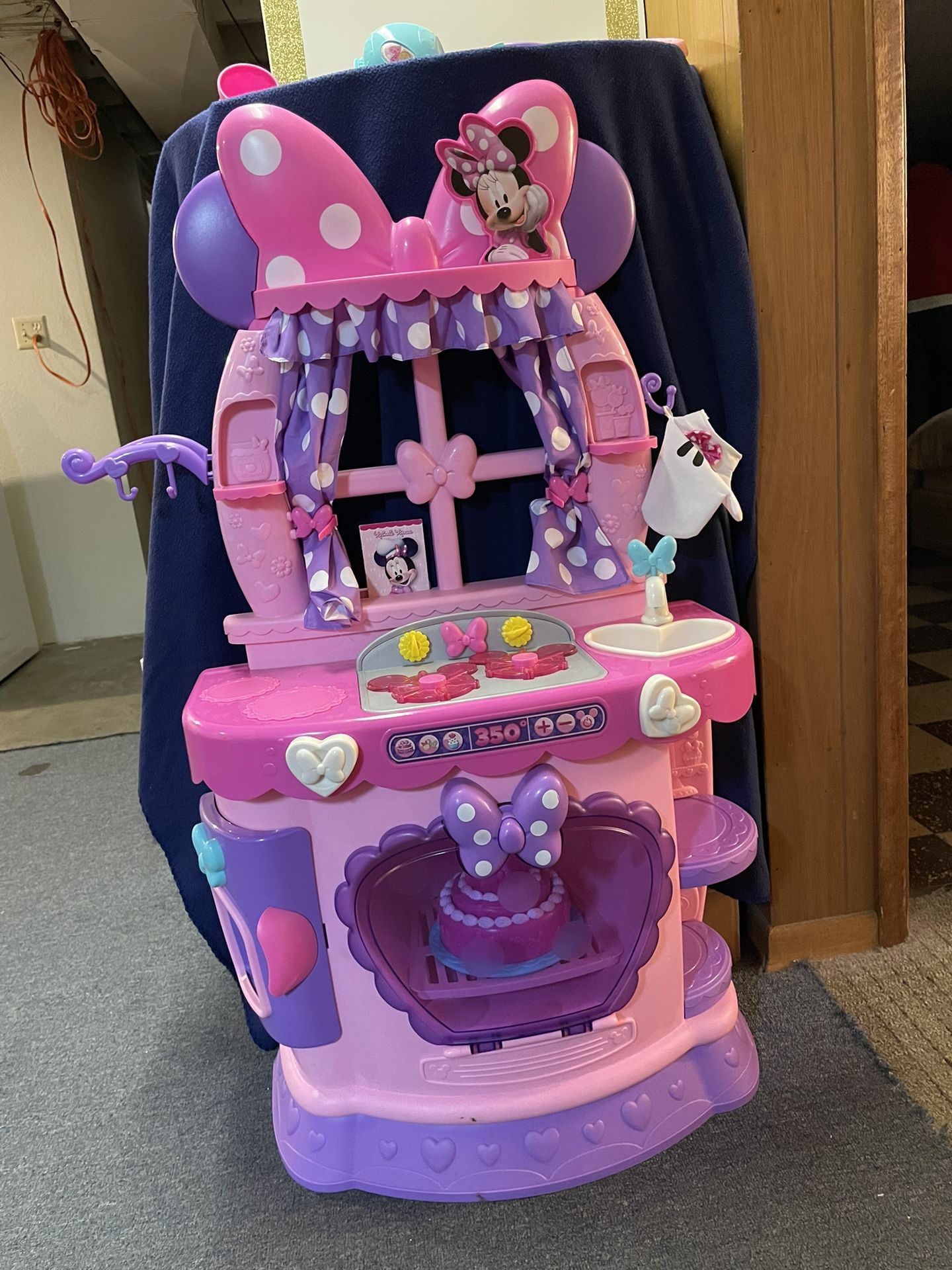 Minnie Mouse Kitchen