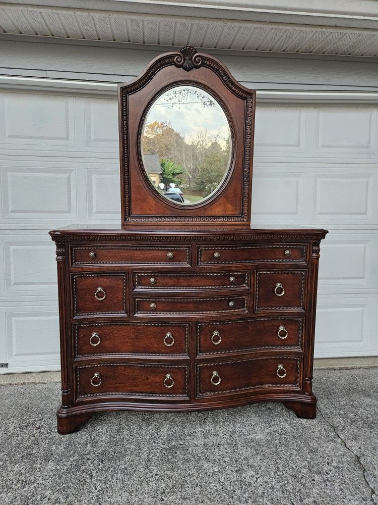 Dresser With Mirror 10-drawer