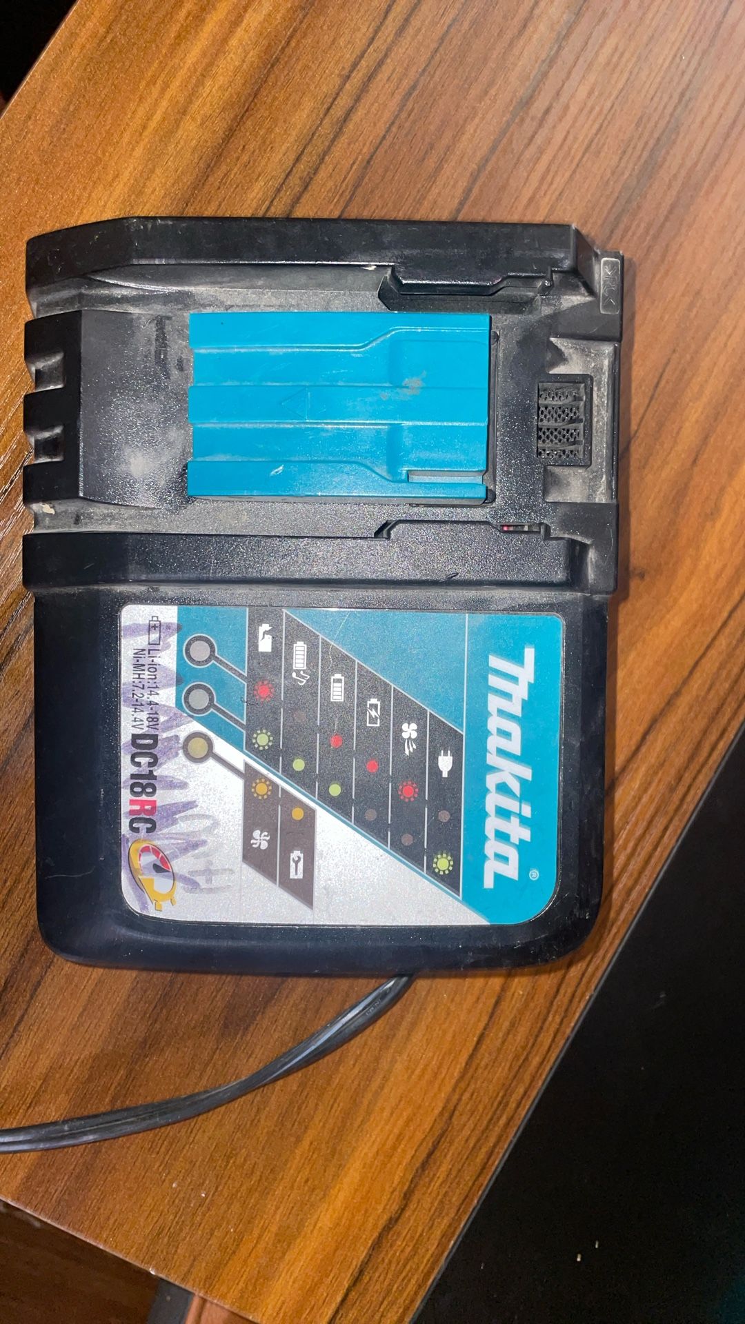 Makita Charger