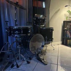 Ludwig Breakbeats 2022 By Questlove 4-piece Shell Pack with Snare Drum - Black Sparkle