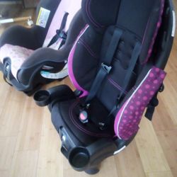 2 Car Seats