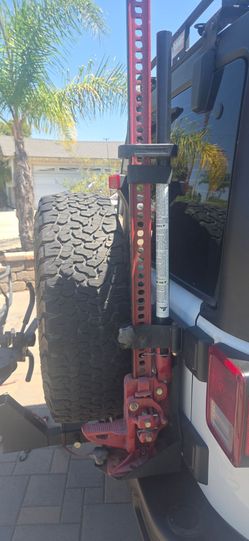 Off-road high jack and bracket