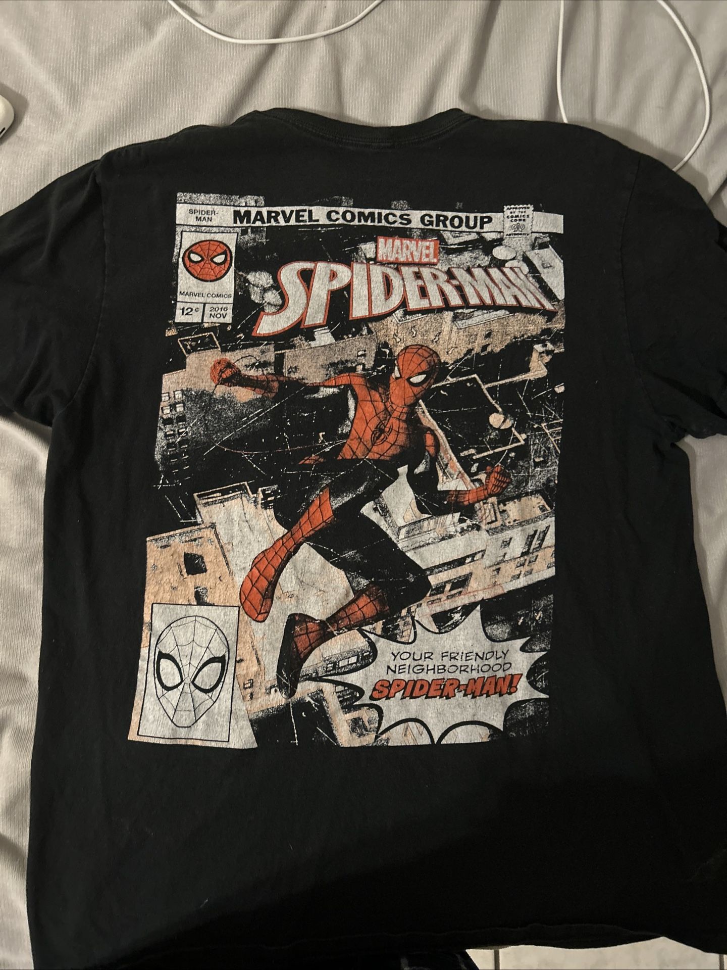 Marvel Spiderman Shirt Adult Size Large Black  Short Sleeve Graphic Tee Mens
