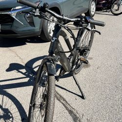 🚨NEEDS TO GO🚨 E-Bike (30mph x 70mi max/charge)
