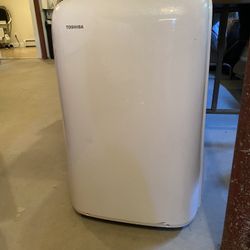 Toshiba AC Units. 8,000 BTUS