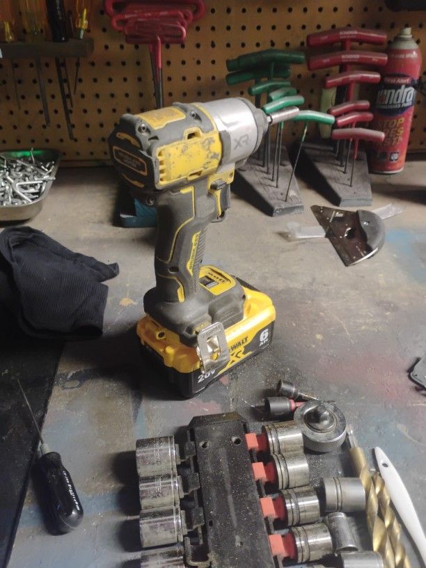 DeWalt Brushless XR Drill Driver With 20 Volt 6AH Battery