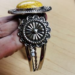 Western Style Cuff Bracelet 
